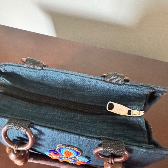 Handcrafted Ghanaian Beaded Handle Purse - Picture 3 of 4